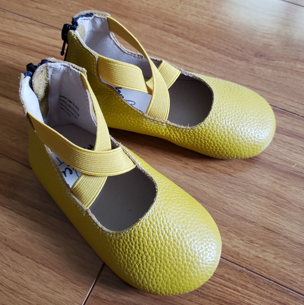 Monkey Feet like new 18-24 mo ballet flats